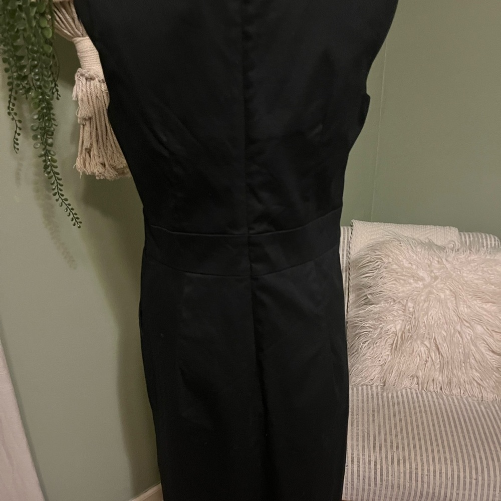 Elegant Black Midi Dress - Picture 3 of 3